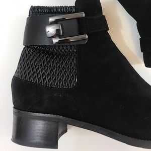 Aquatalia  10.5 STRETCH BACK ZIPPER Ankle Boot